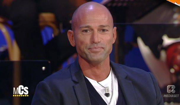 Bettarini al Maurizio Costanzo Show: "Per il Gf ho preso 100 mila euro"