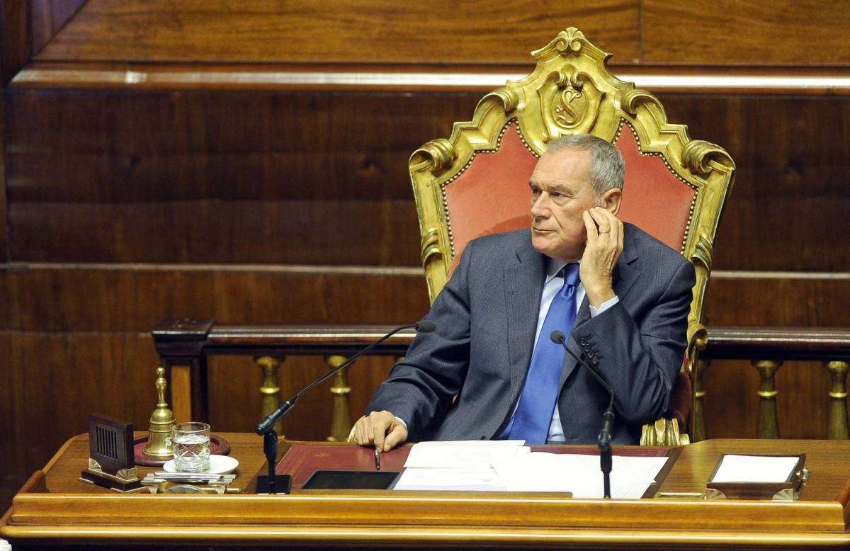 Parlamento trasformista a cominciare da Grasso: 6 cambi di maglia su 10
