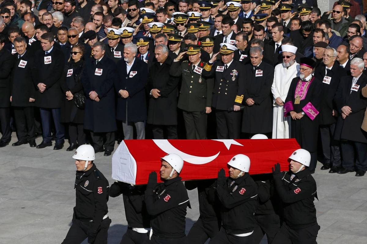 La strage nel cuore di Istanbul porta la firma dei curdi del Tak