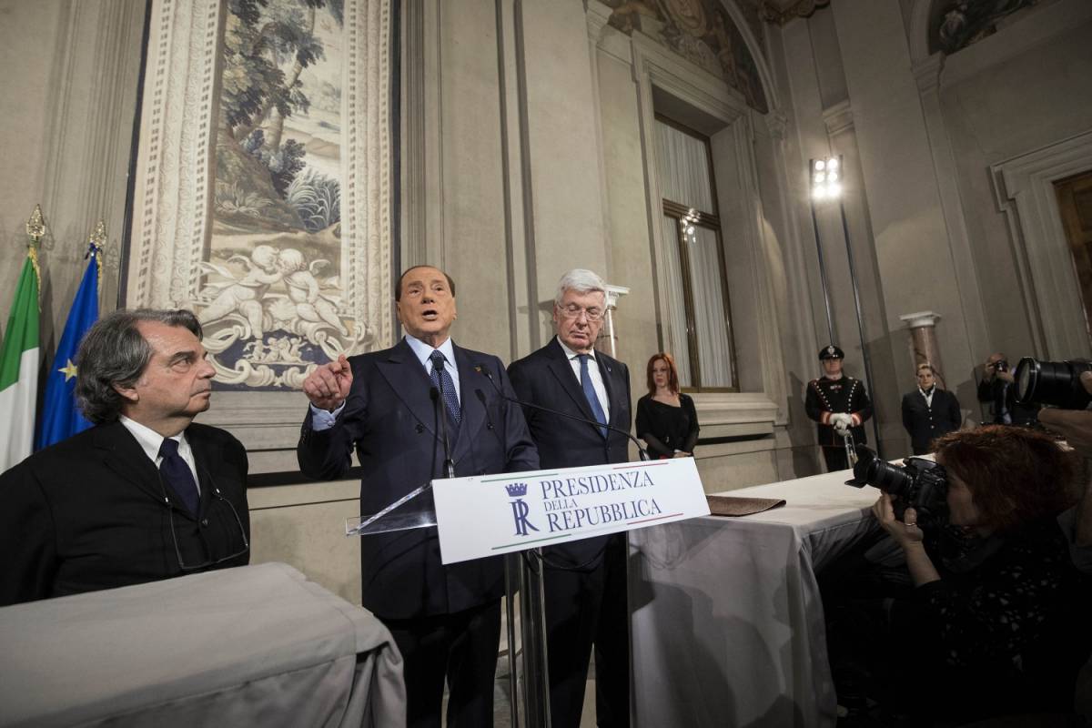 Berlusconi all'opposizione: ma sulle crisi estere ci sarò