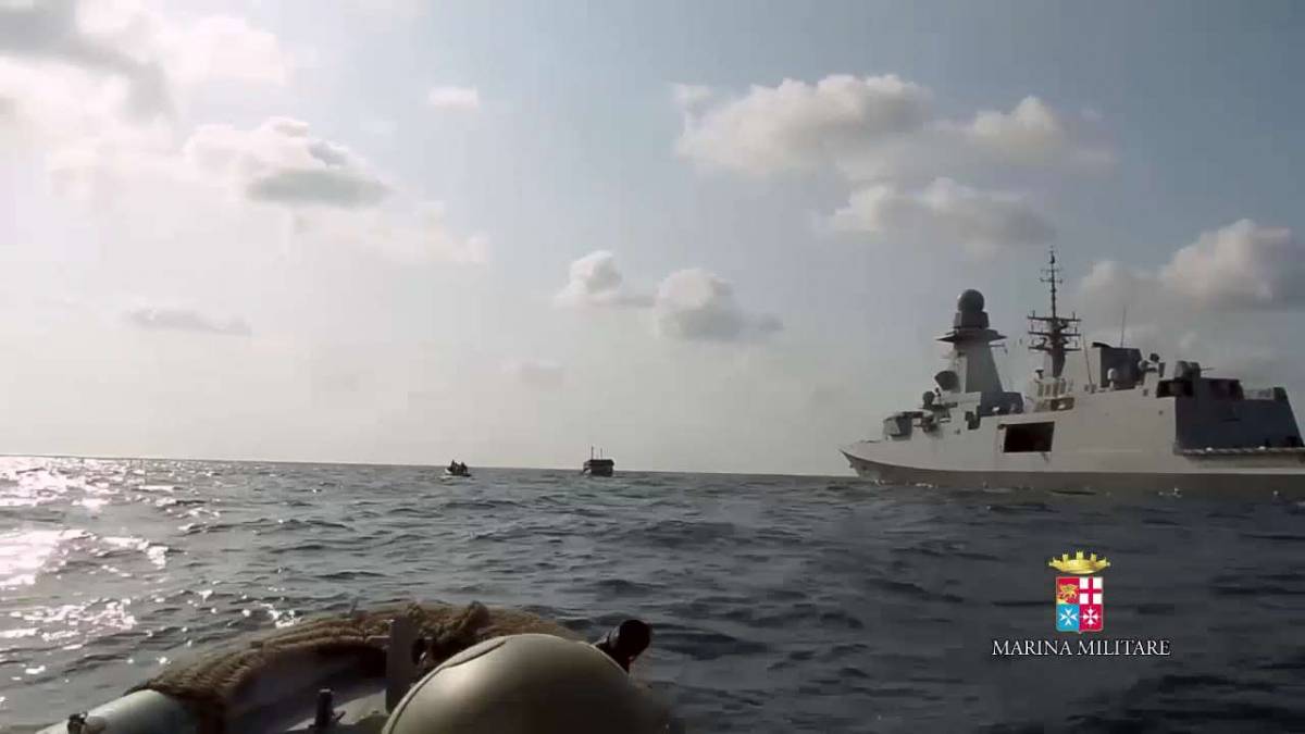 Tensione al largo della Libia: motovedetta tunisina minaccia peschereccio di Mazara