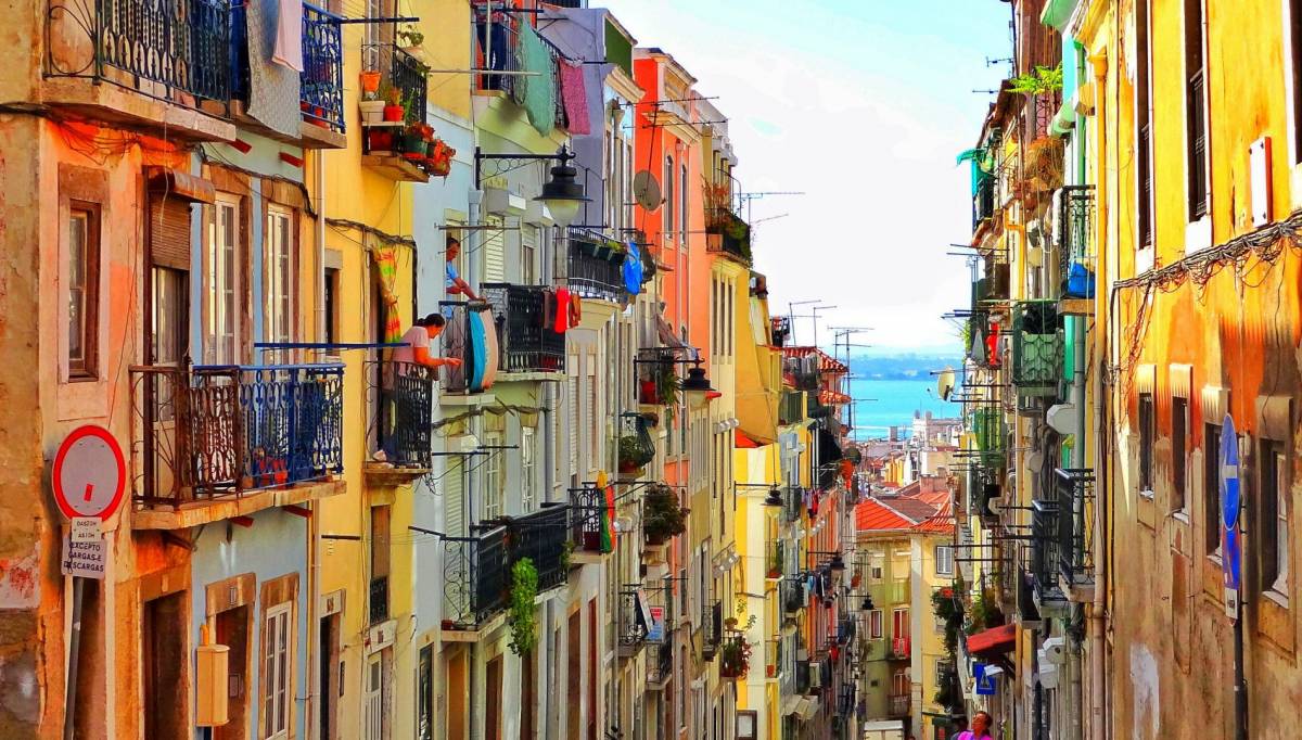 Follia fiscale in Portogallo: tassate le case esposte al sole