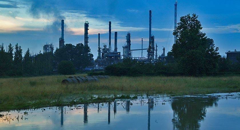 A Cremona è disastro ambientale: niente bonifica dopo la chiusura di Tamoil