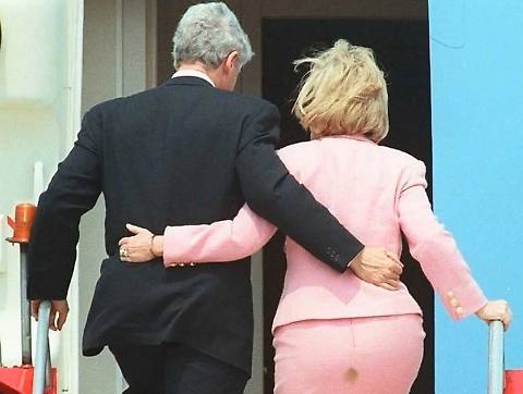 Una foto imbarazza Hillary Clinton