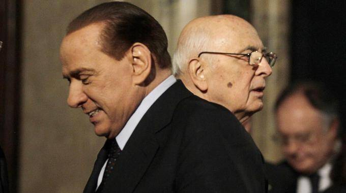 Berlusconi: "Non ho salutato Napolitano, è regista di troppe cose"