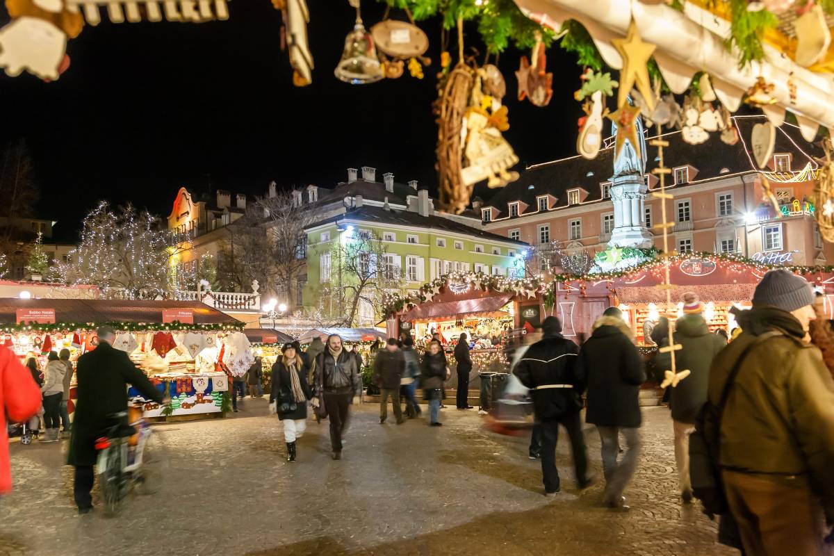A Bolzano psicosi di Natale: cecchini sorvegliano i mercatini