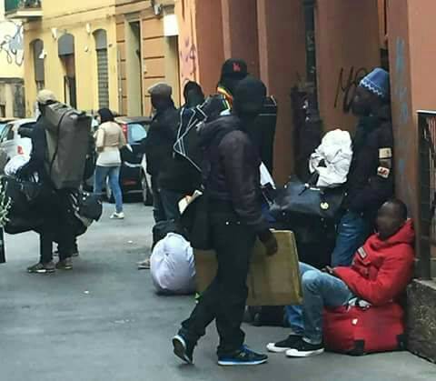 Il Pd manda allo sbando Bologna per favorire i migranti