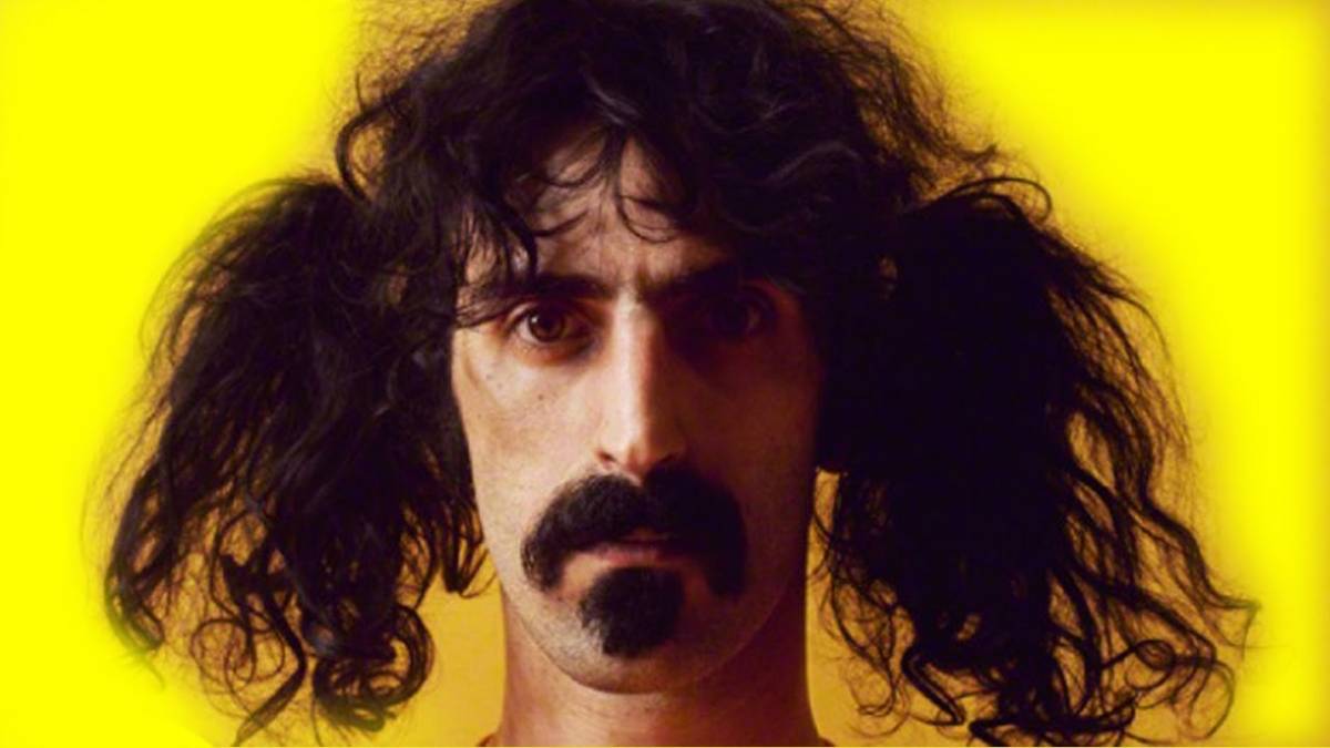 Frank Zappa, vita da film di un rocker che non voleva bruciare le basi Nato in Germania 