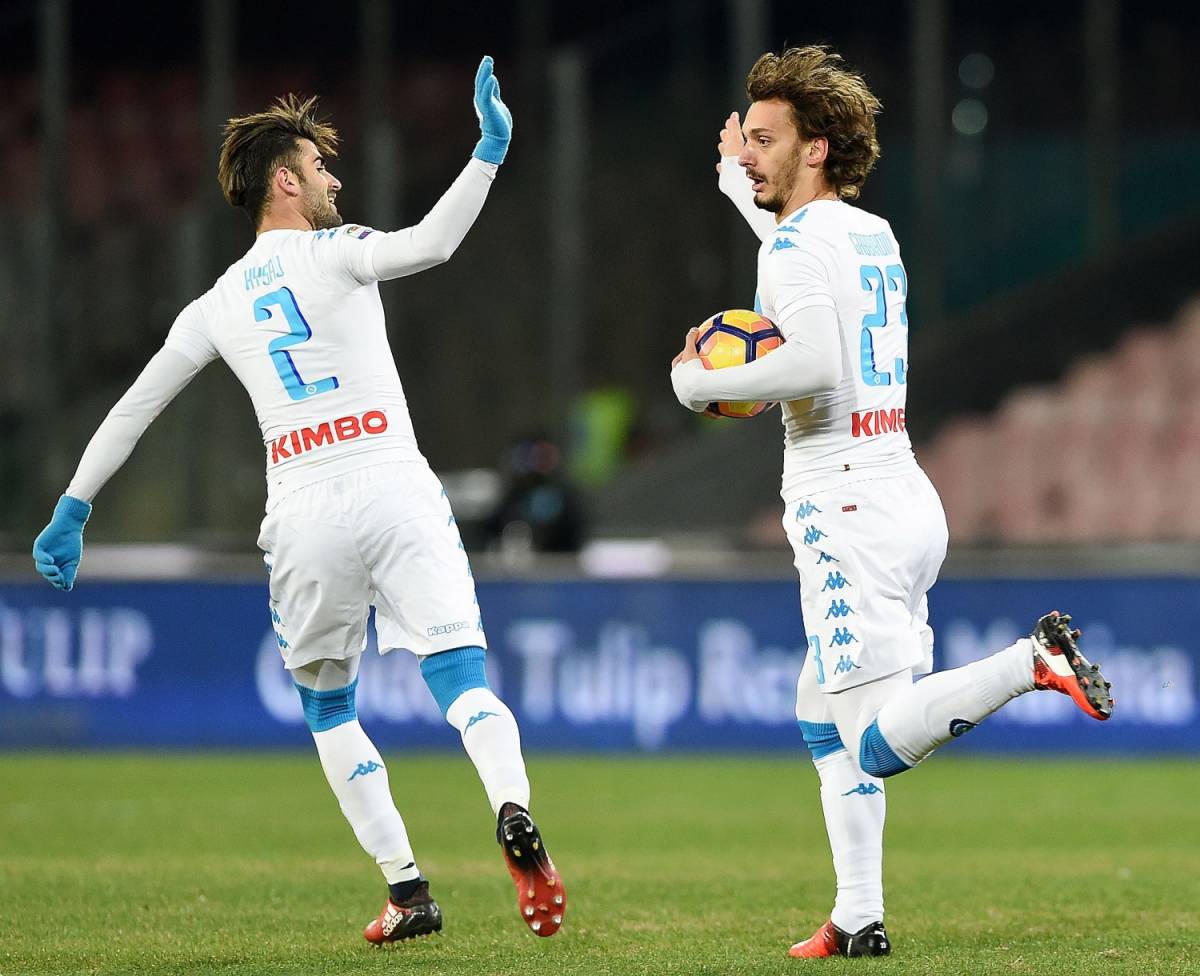 Tonelli fa esultare il Napoli: gli azzurri battono 2-1 in rimonta la Samp