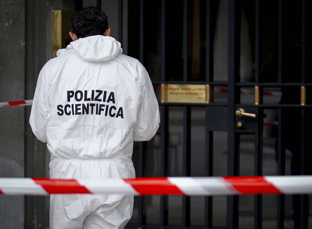 Brescia, donna trovata decapitata nelle scale del palazzo