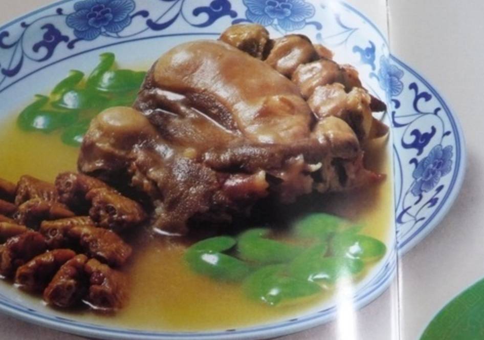 Blitz dei Nas nel ristorante cinese. Nel piatto zampe di orso o piedi umani?
