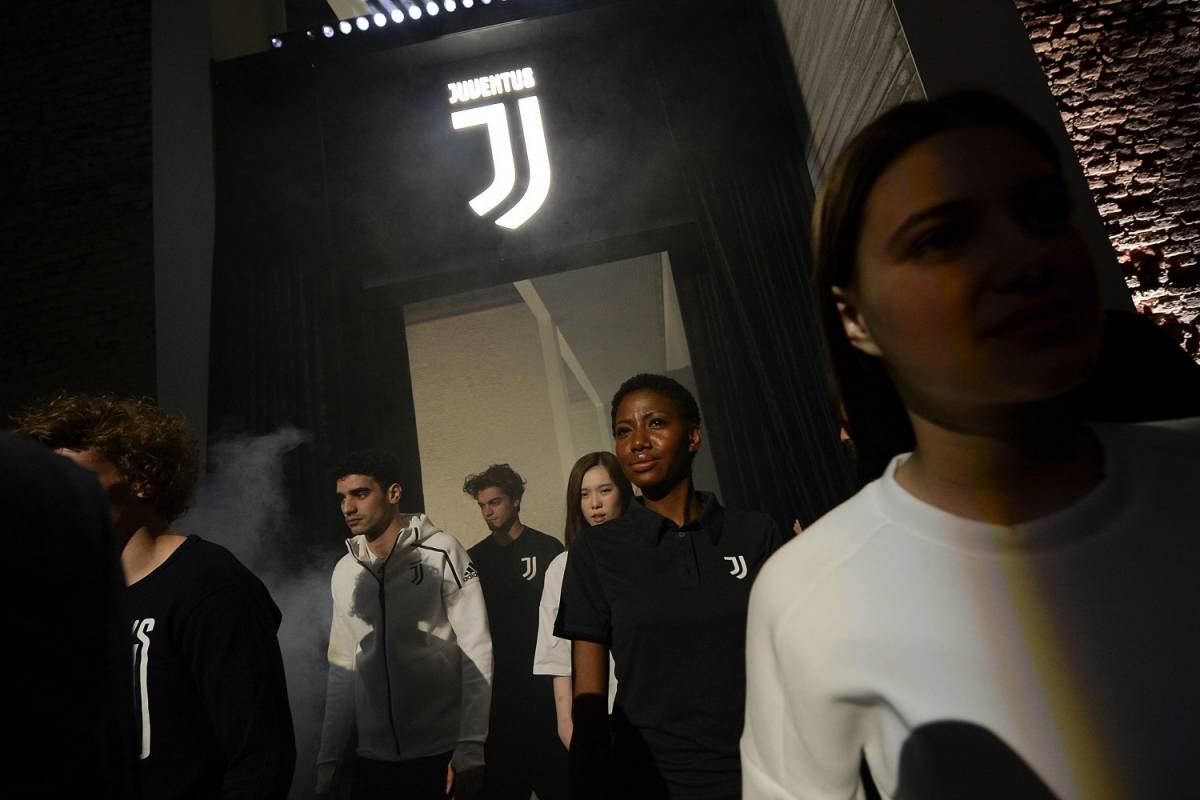 I tifosi della Juventus contro il nuovo logo: "È uno scherzo, vero?"
