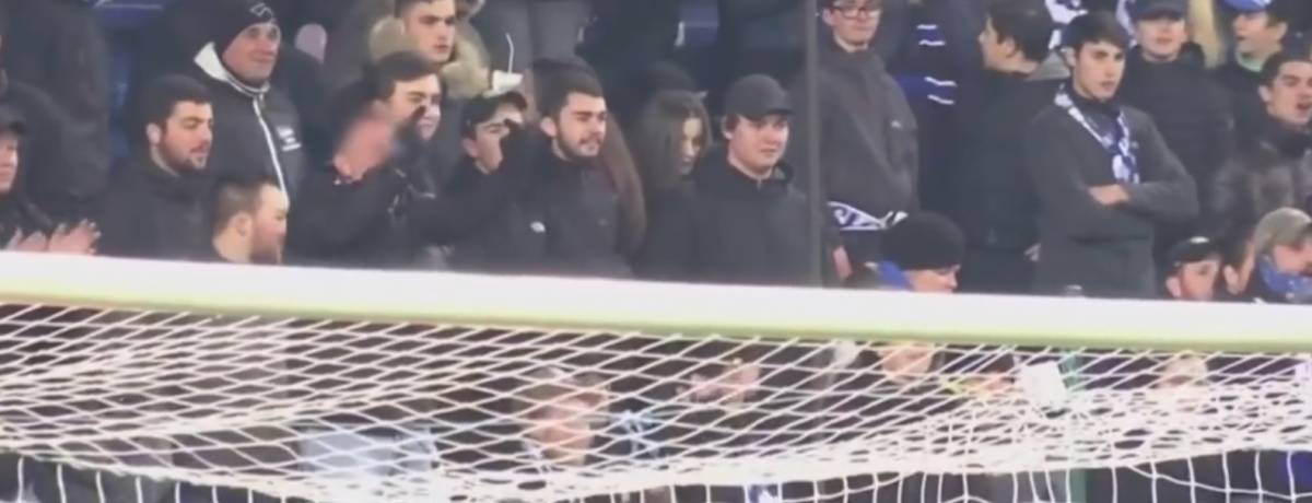 Ululati dei tifosi contro Balotelli. "Qui, in Francia, il razzismo è legale"