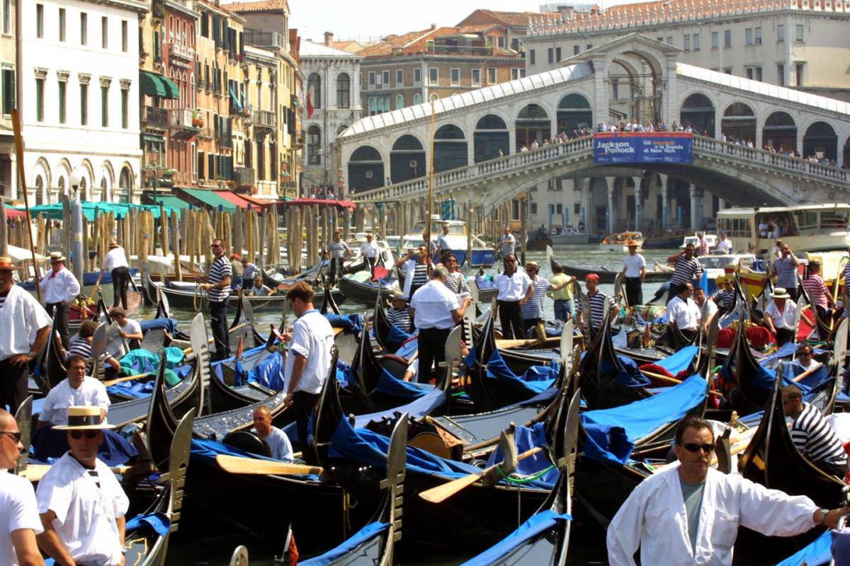 Venezia, troppi turisti: arriva il conta-persone