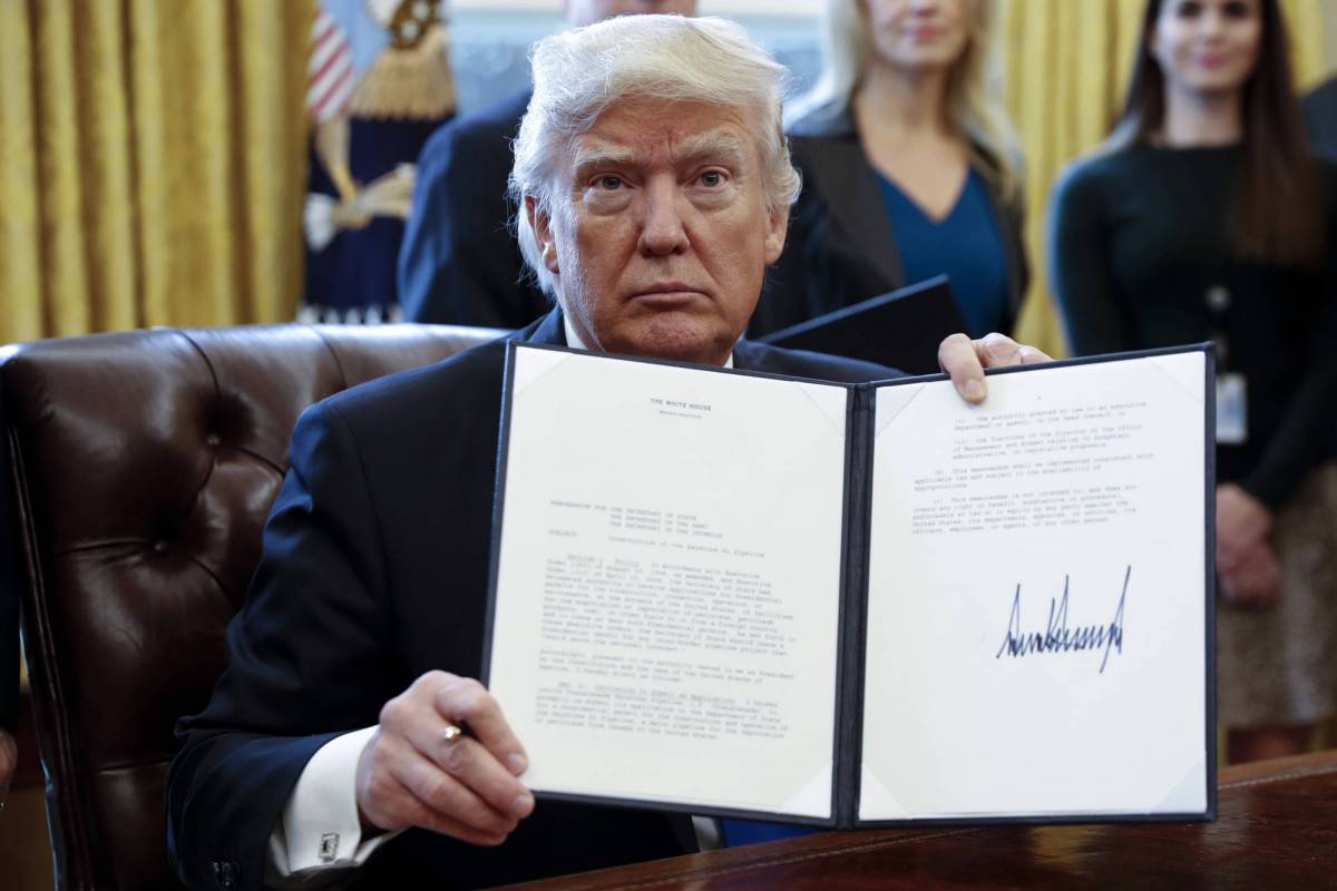 Arriva il giorno del Muro Trump firma e insiste: "Lo pagherà il Messico"