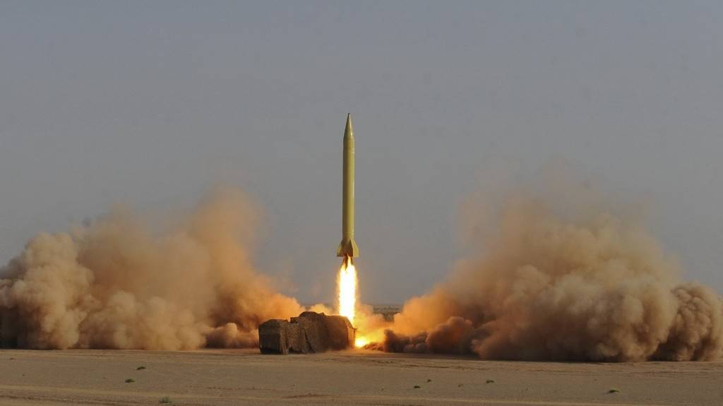 Iran, lanciato nuovo missile balistico