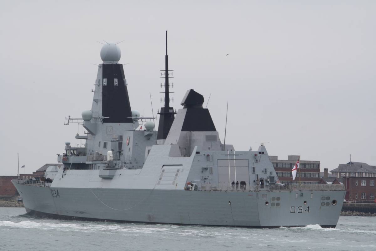 La Royal Navy non possiede una capacità di difesa antiaerea