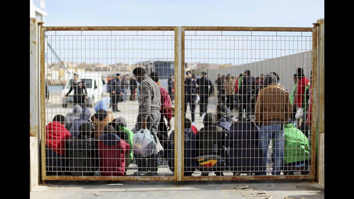 Il leader dell'Ugl: "Aiutare i migranti  a restare a casa loro"