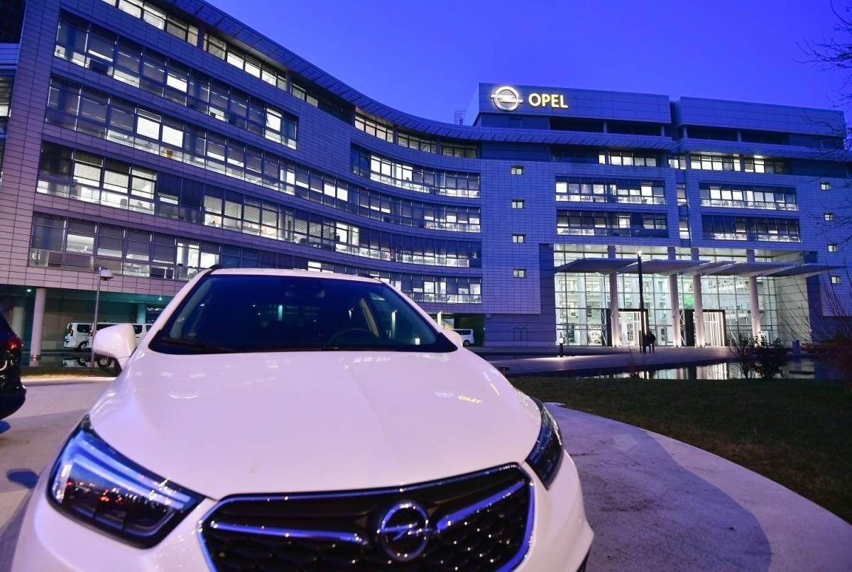 Peugeot acquista Opel: nasce secondo colosso d'Europa
