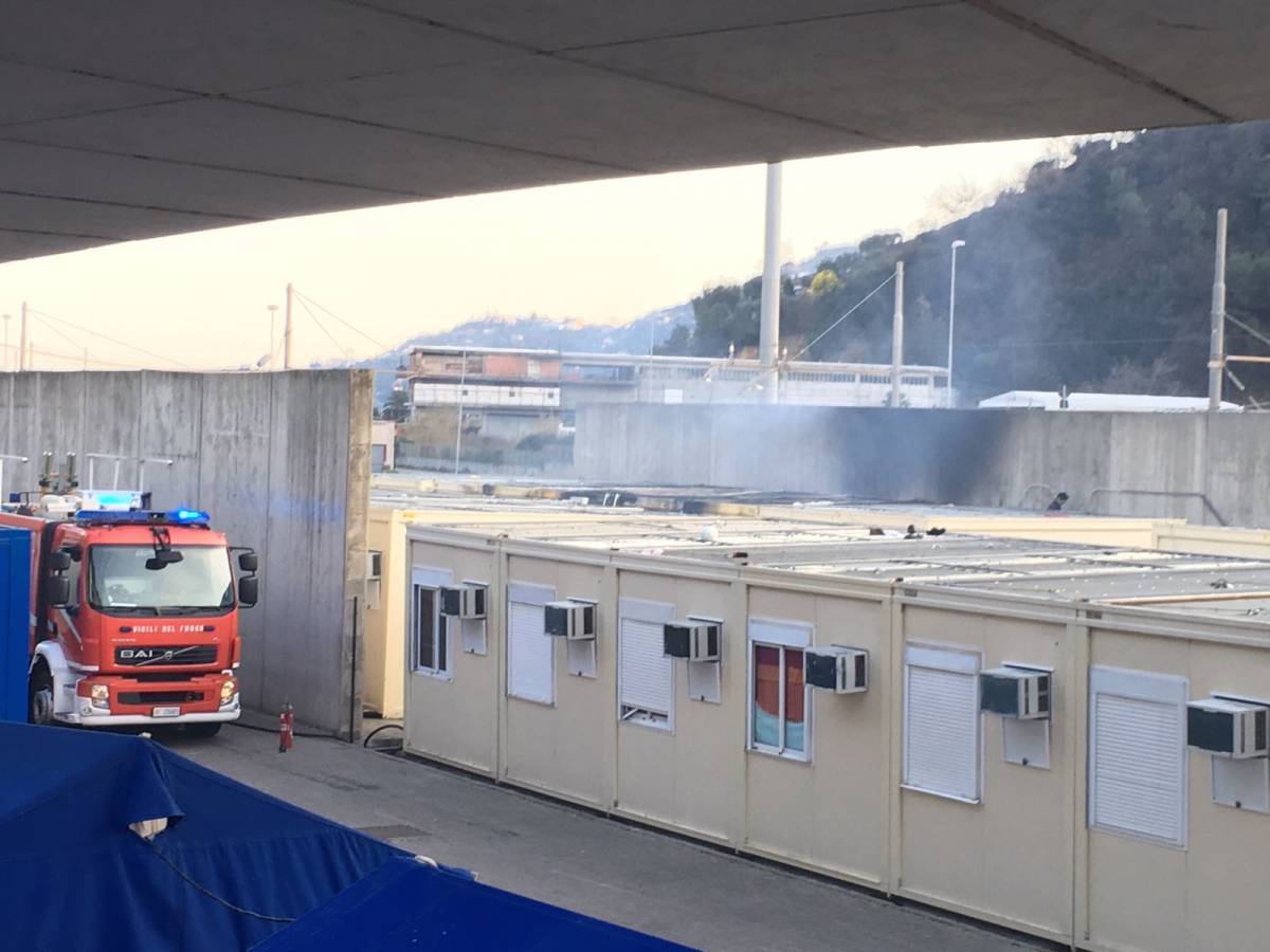 Migranti, sindaco Pd ordina la disinfestazione della stazione di Ventimiglia