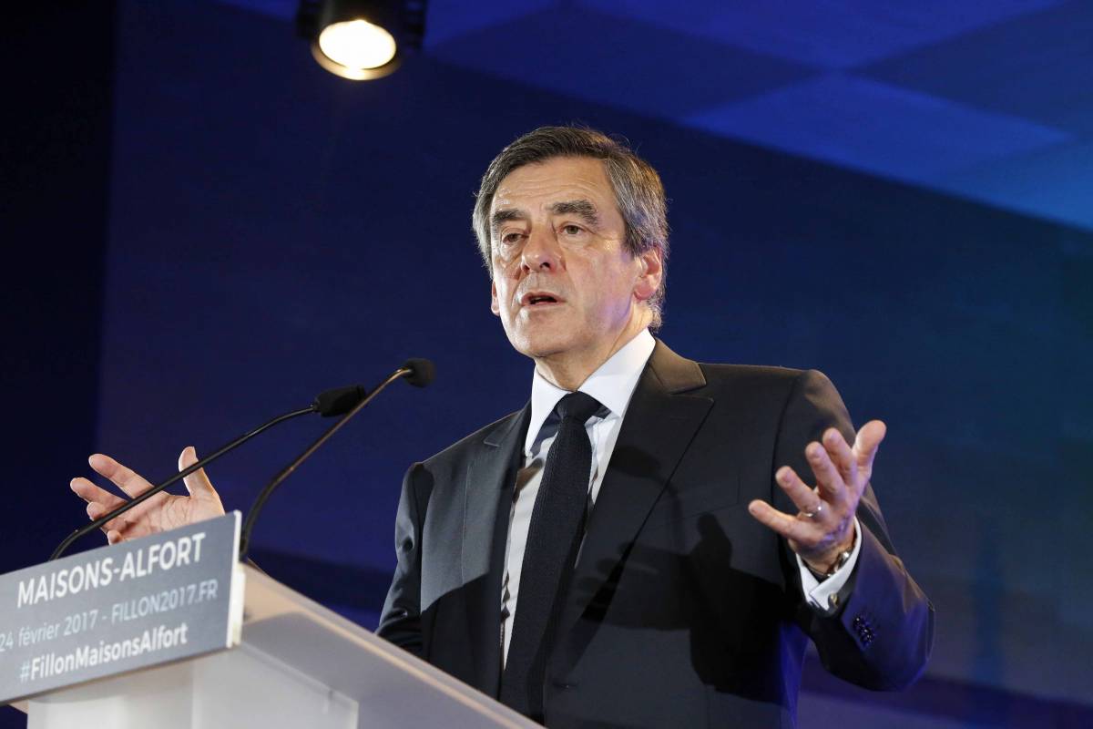 Repubblicani con Fillon: le mosse di Sarkozy per uscire dalla crisi