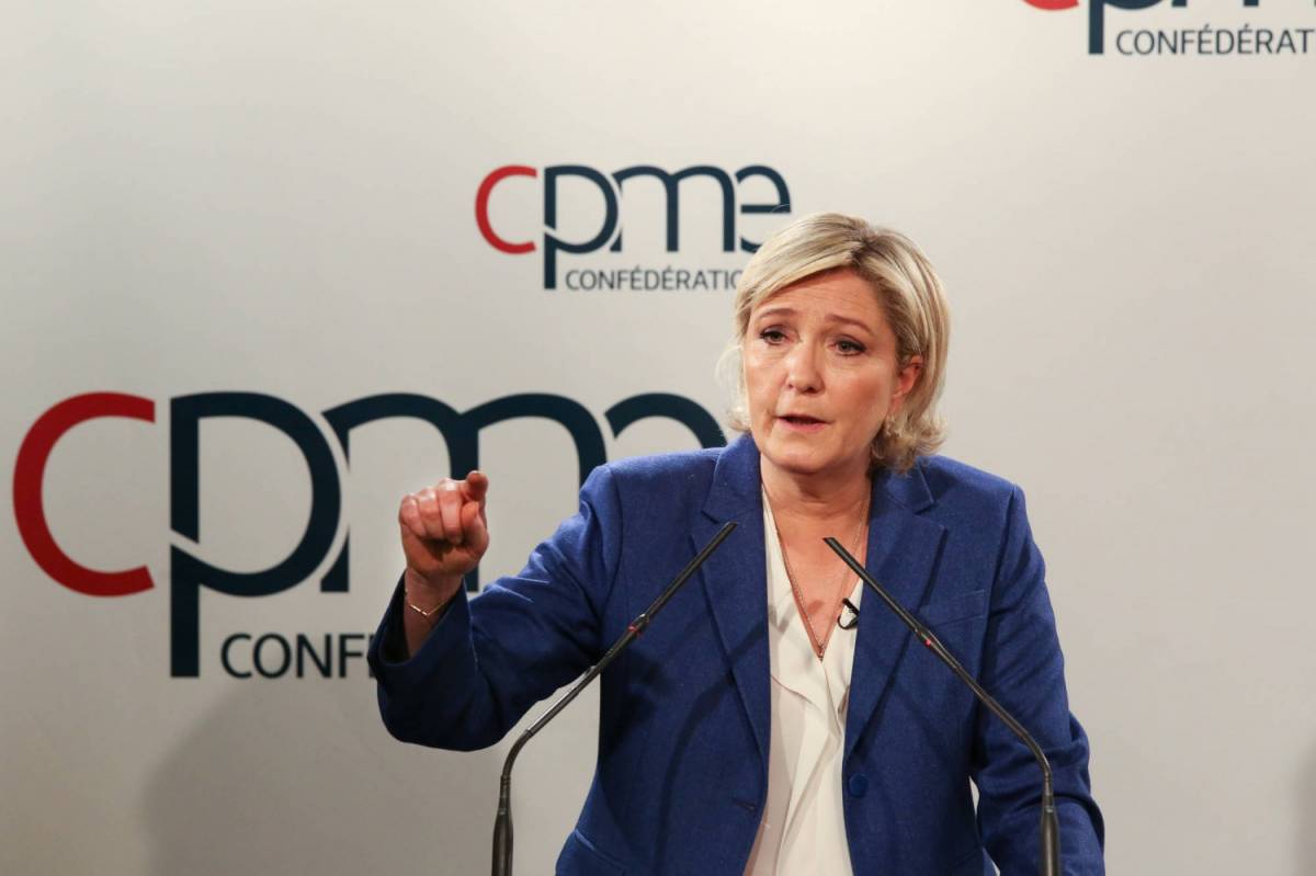 Le Pen superata da Macron per la prima volta nei sondaggi