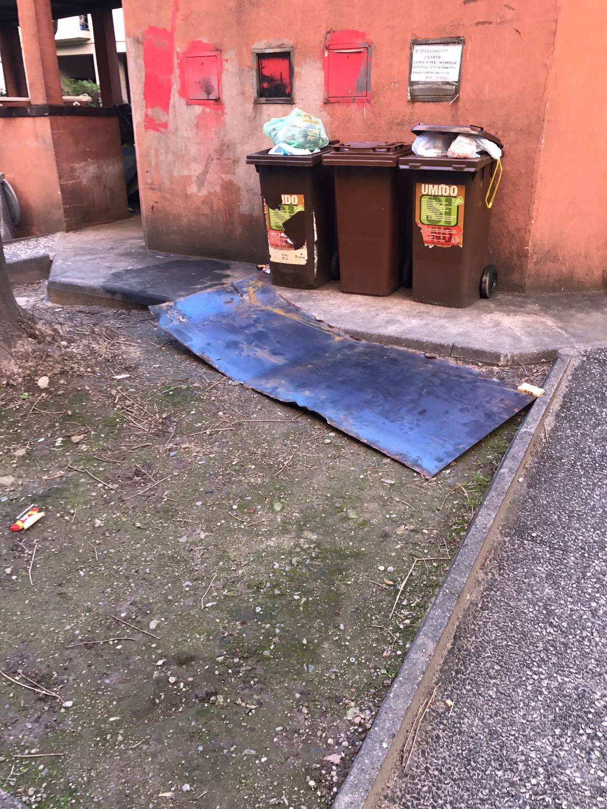 Via Quarti, la strada in cui non esistono regole