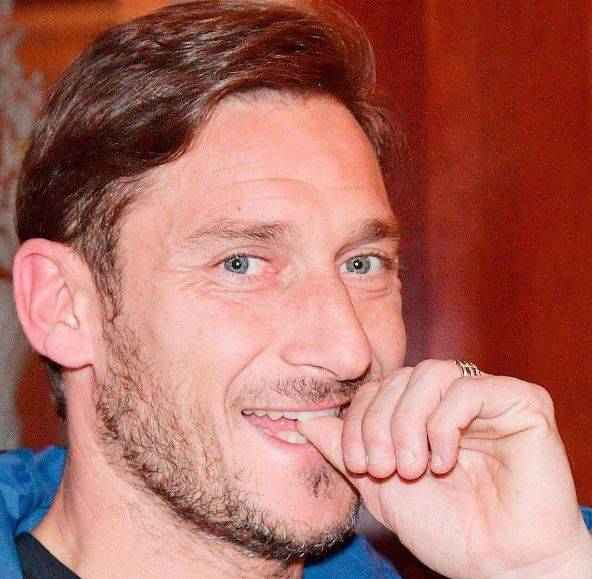 Francesco Totti confessa: "L'esultanza col ciuccio è per mia moglie"