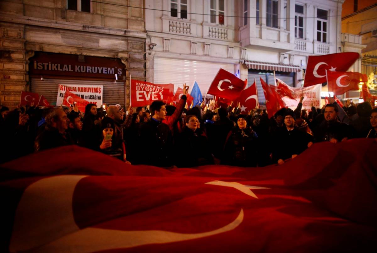 Turchia, sanzioni contro l'Olanda: ingresso vietato all'ambasciatore