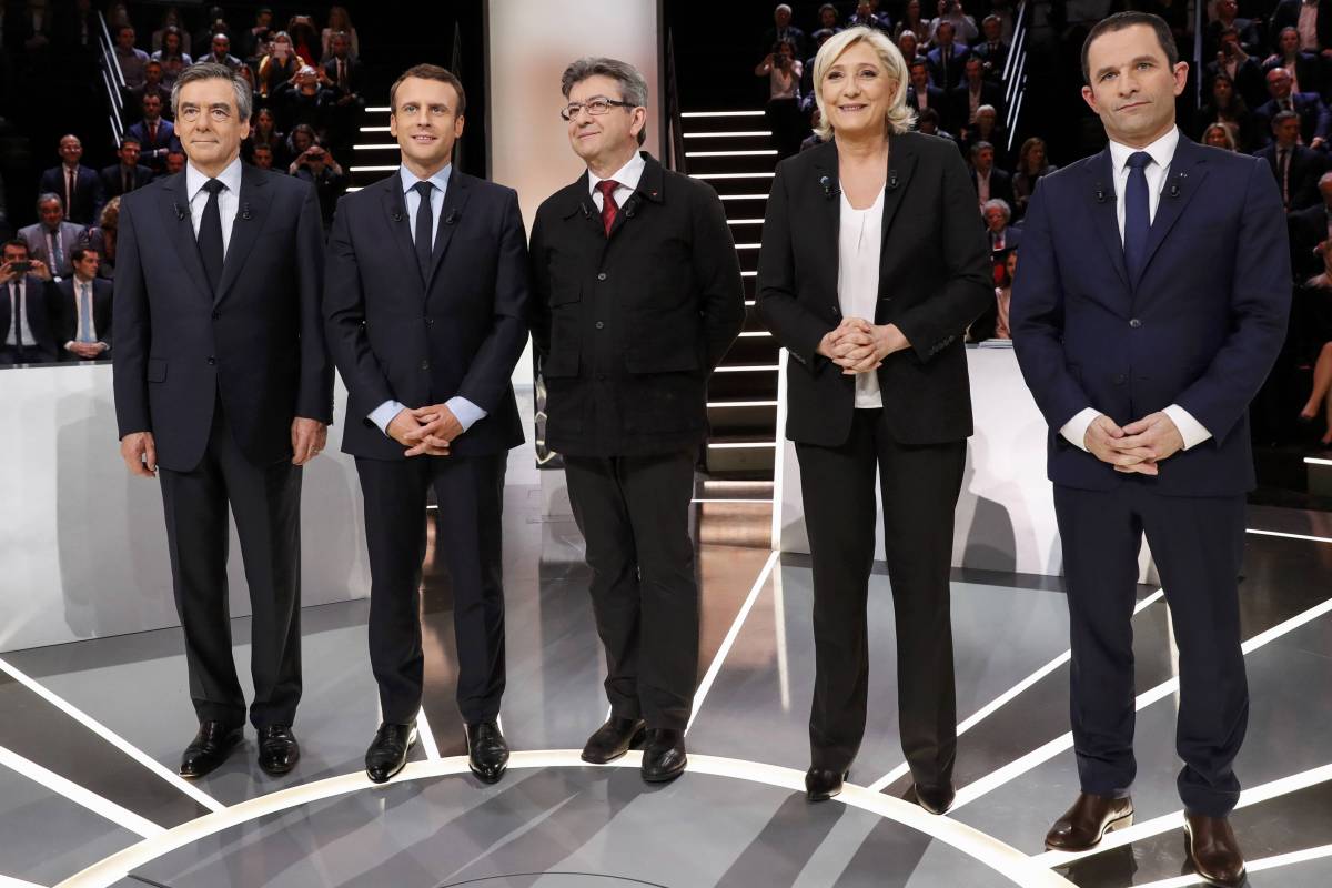 Francia, tutti contro Macron nel duello tv per gli indecisi