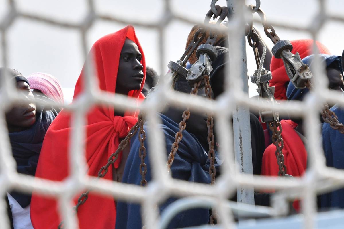 Migranti, l'allarme del giudice: piano per destabilizzare l'Italia