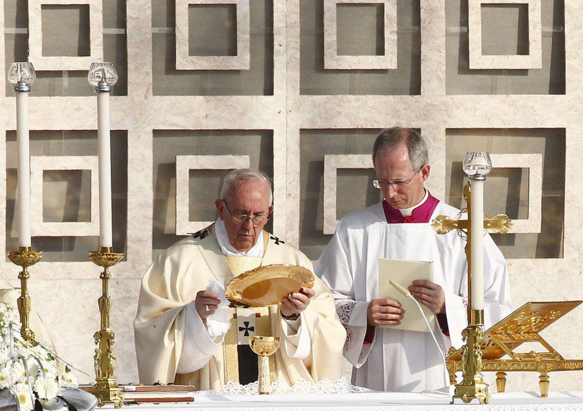 Dal pulpito papa Francesco attacca i religiosi ricchi