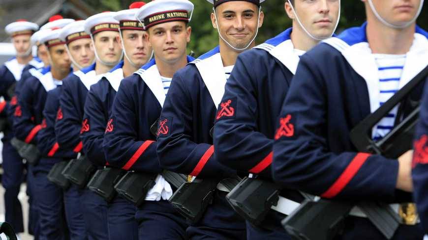Parigi vuole il palloncino per i marinai che bevono