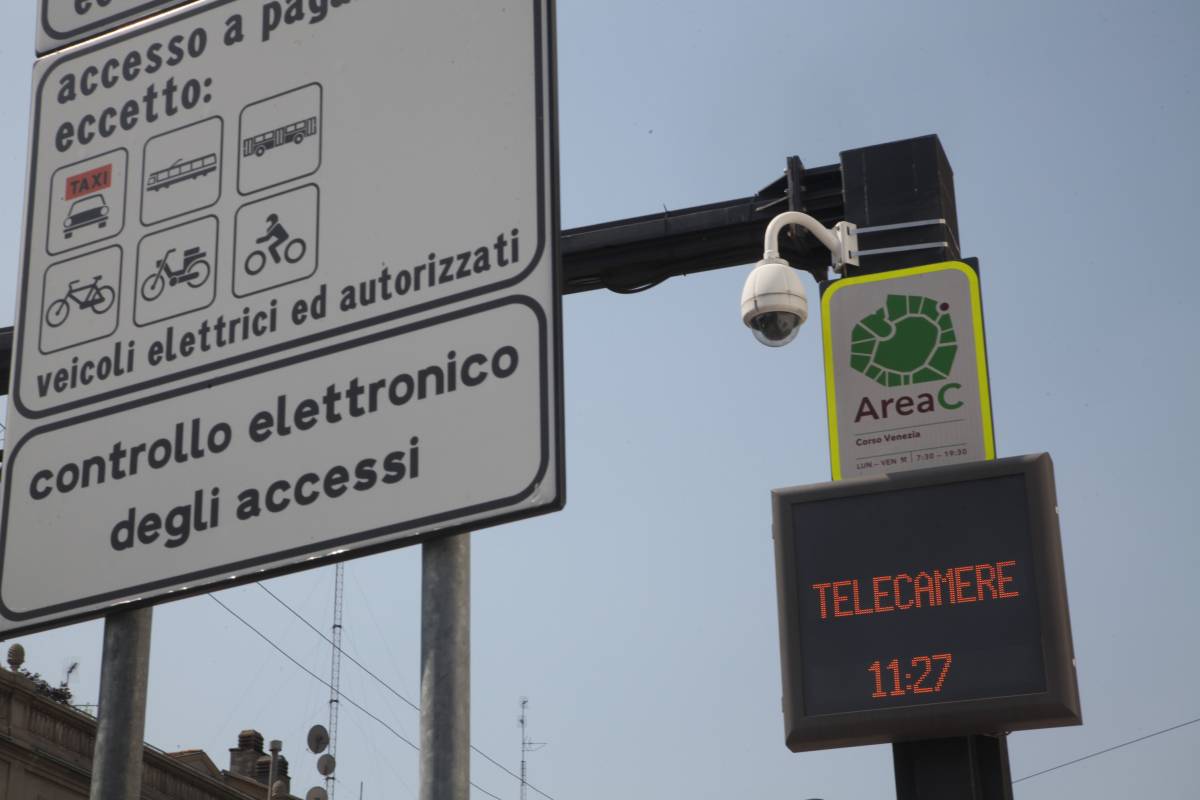 A Milano foto a tradimento per l'accesso in città Il "tesoretto" vale 30 milioni