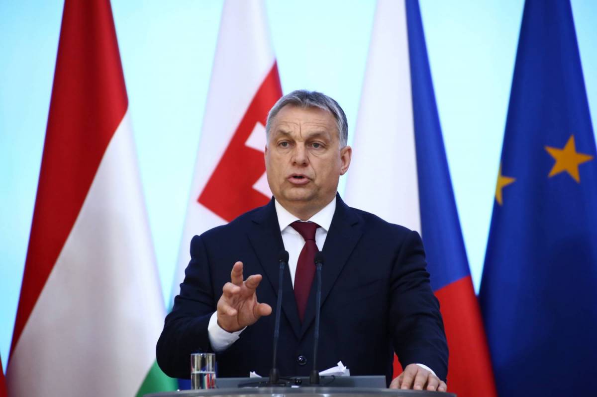 L'Ungheria cambia la costituzione: "Stop ai migranti economici"