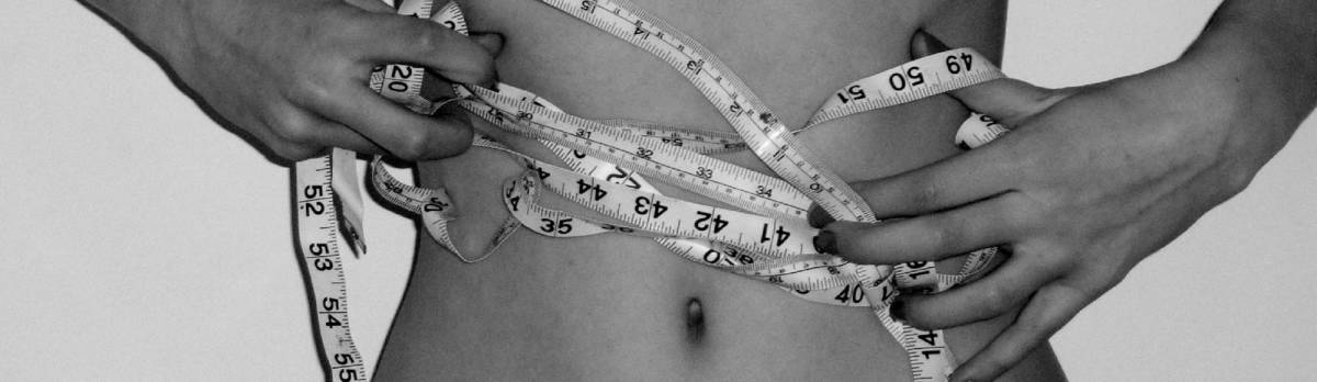 "Digiuna fino a morire": le chat delle anoressiche 