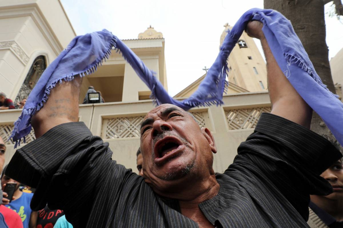 Isis fa decine di morti in due attentati contro le chiese in Egitto