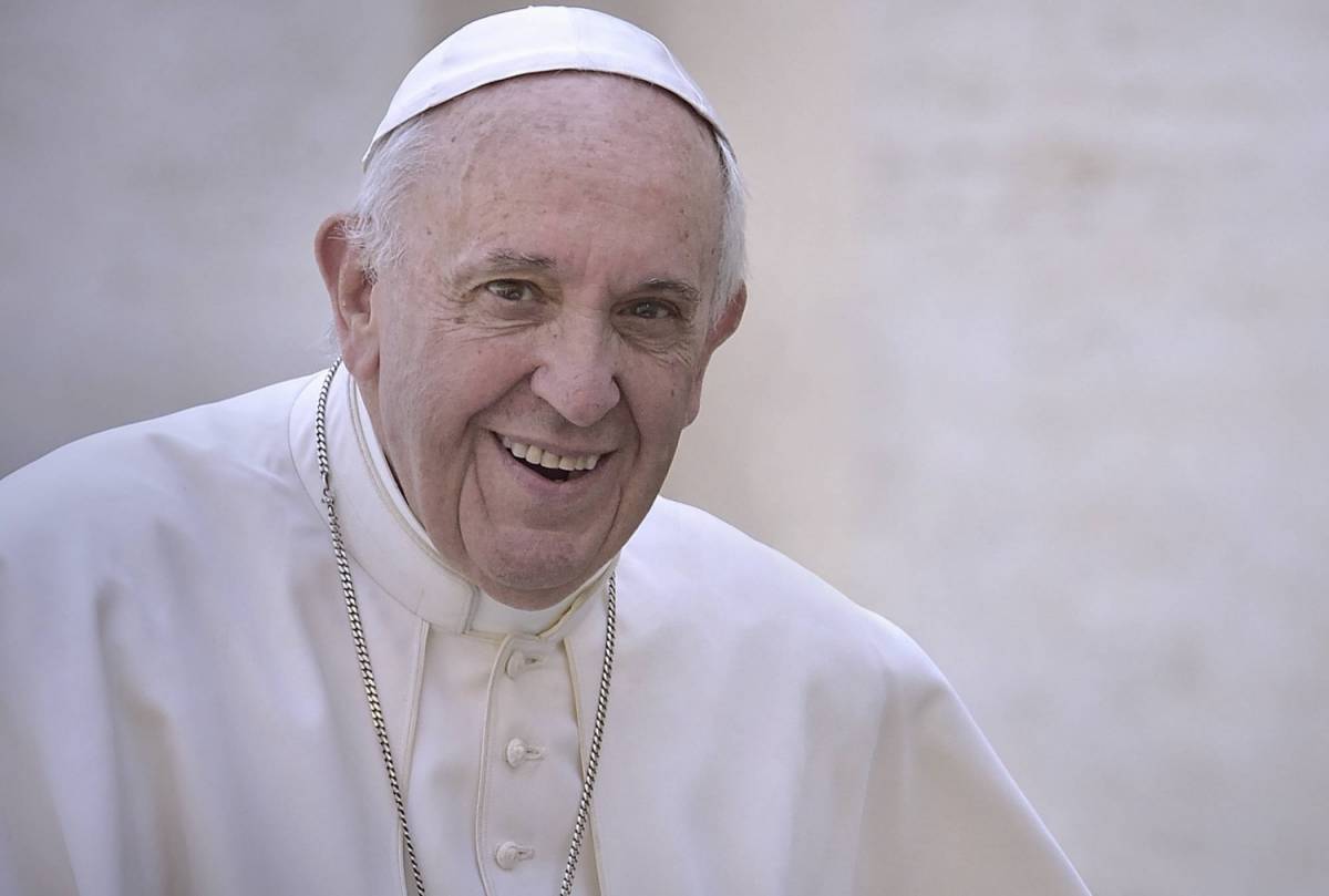Roma, Bergoglio apre la "Lavanderia del Papa" per i clochard