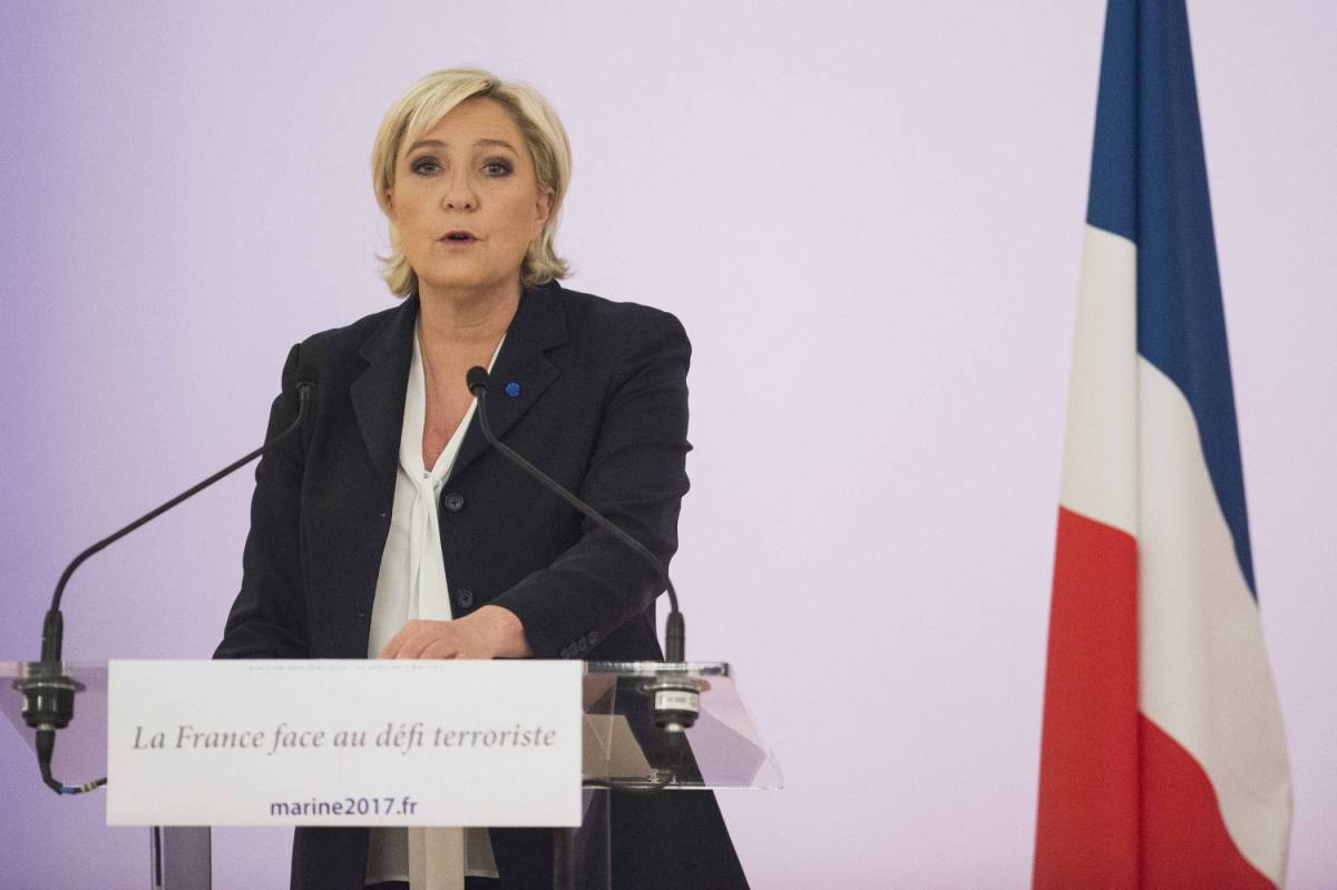 Incendio doloso nel quartier generale di Marine Le Pen a Parigi