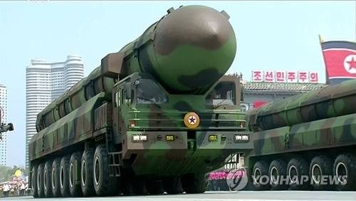 La Corea del Nord svela un nuovo missile intercontinentale