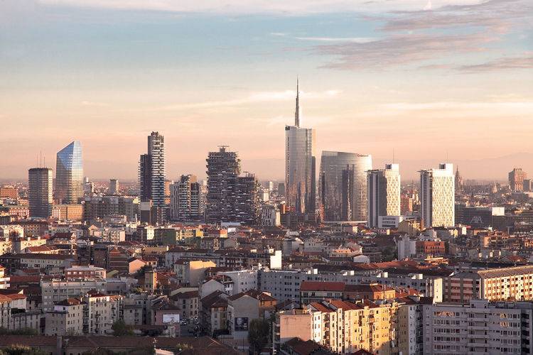 In testa alle classifiche Milano sfida le metropoli