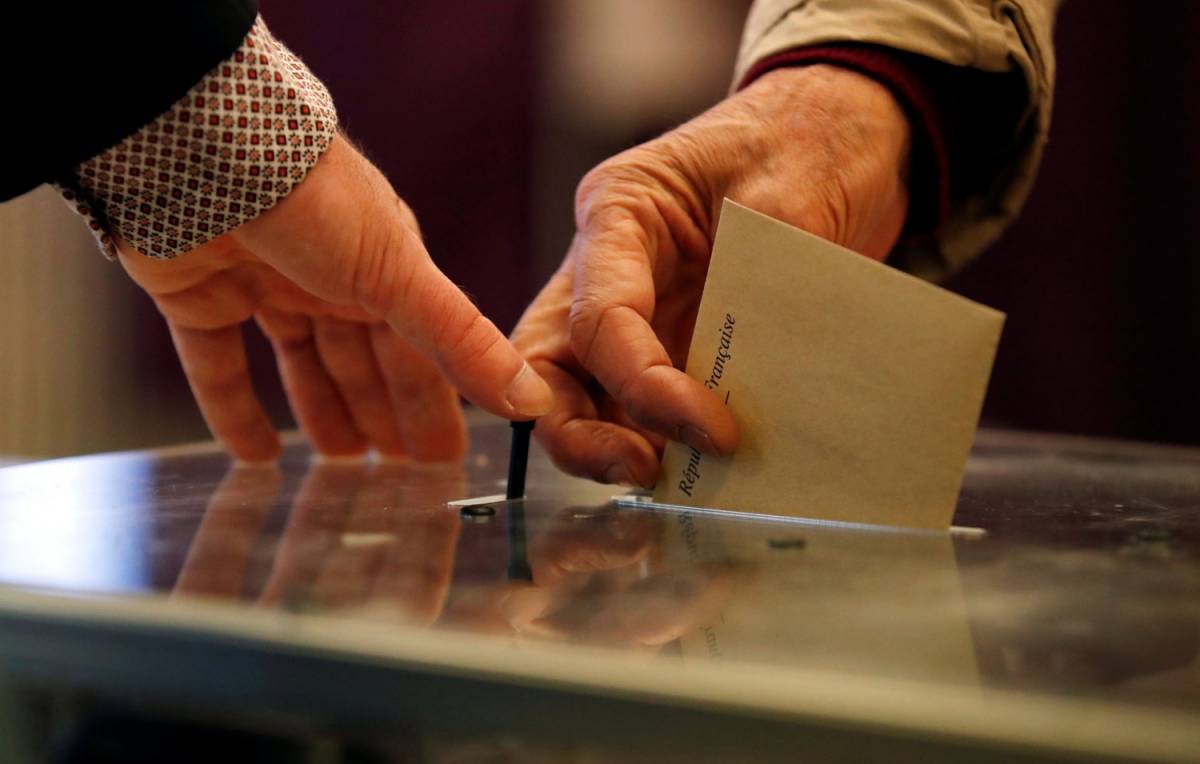 Francia, sondaggio sul ballottaggio: ecco il "trasloco" dei voti