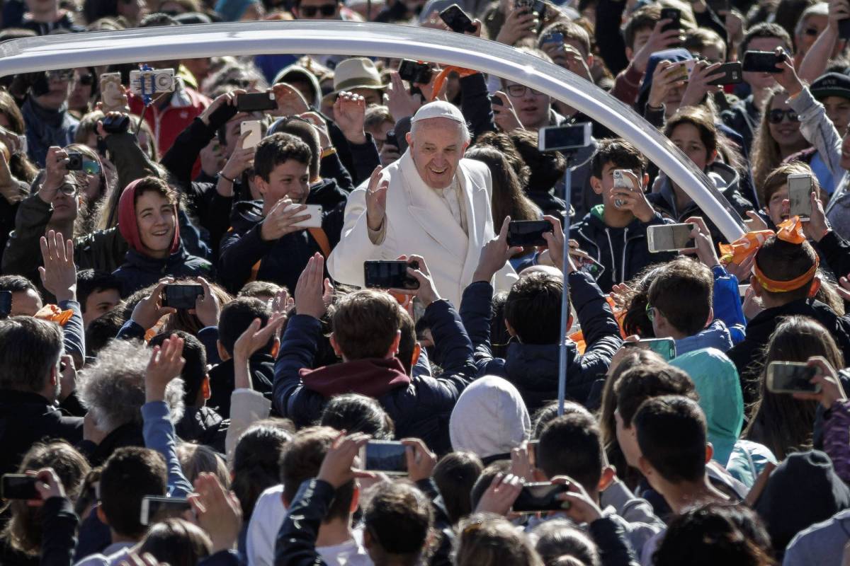 La sfida del Papa in Egitto senza protezione. Tutti i rischi del viaggio del Santo Padre