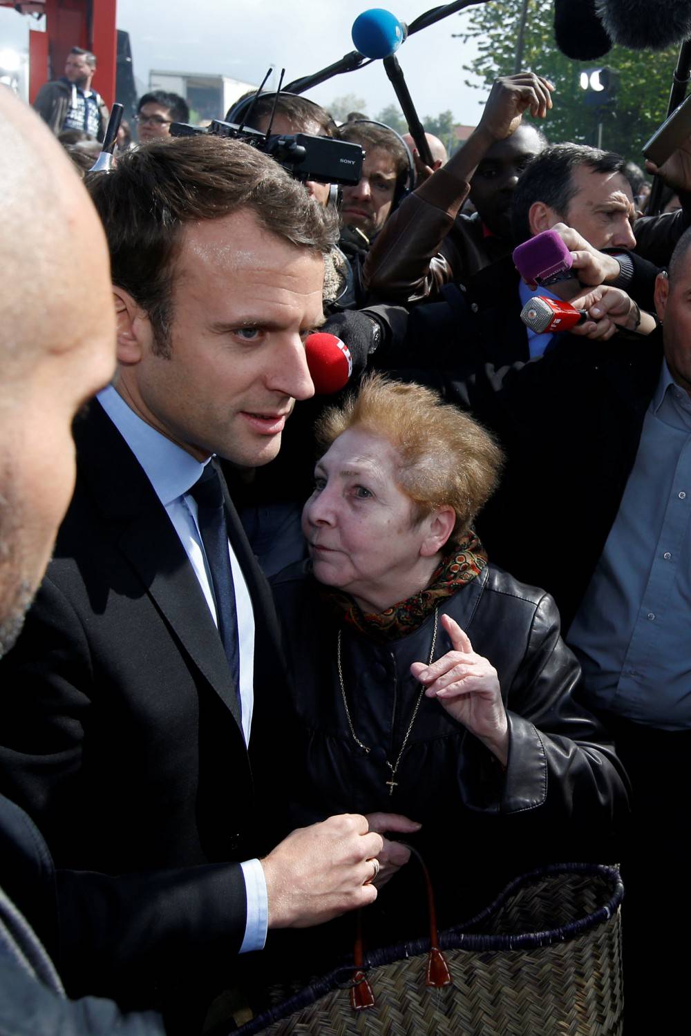 Macron, indipendente che raccoglie il voto anti Le Pen