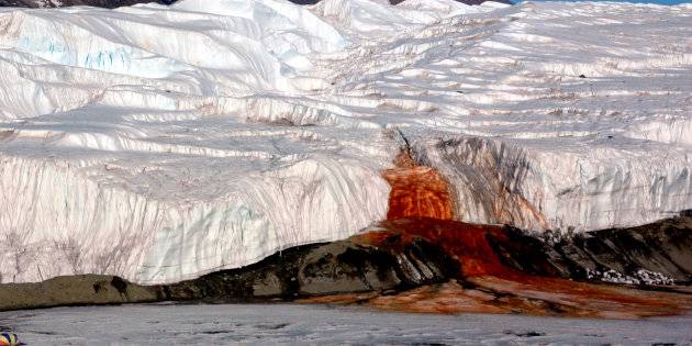 Il mistero delle "cascate di sangue" in Antartide