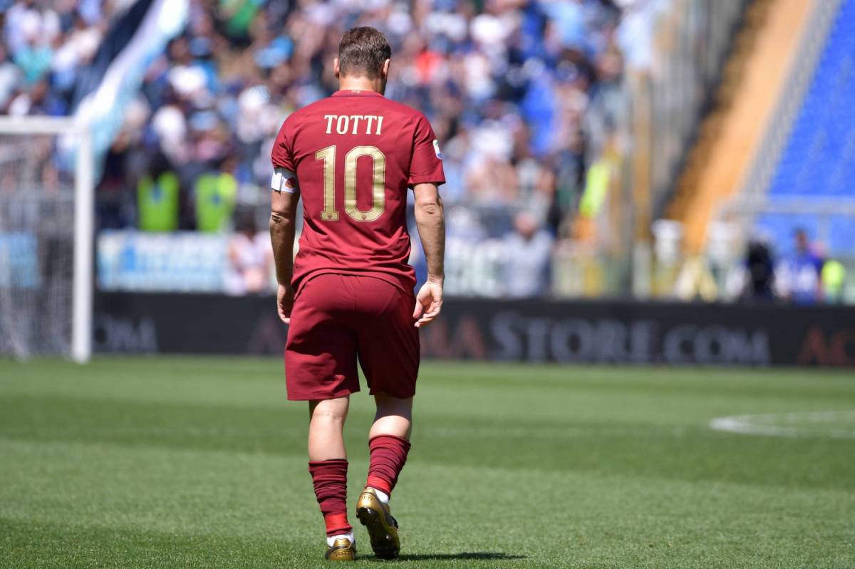 Lazio, Tounkara offende Totti: "Quello è un pezzo di m..."