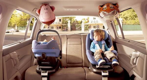 Bambini in auto: slitta l'obbligo dei sistemi antiabbandono 