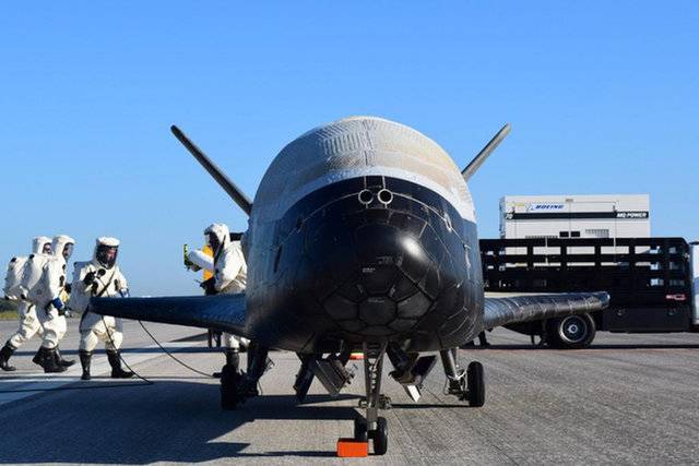 Dopo 718 giorni in orbita si conclude la missione dell'X-37B