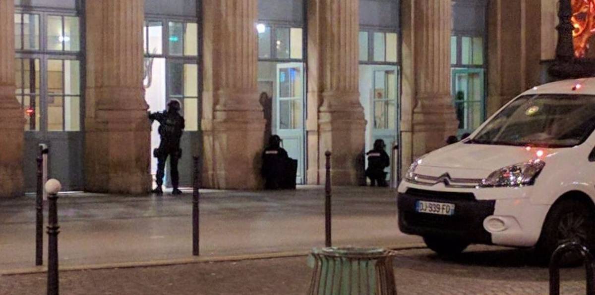 Parigi, Gare du Nord evacuata: blitz a vuoto, in fuga 3 sospetti