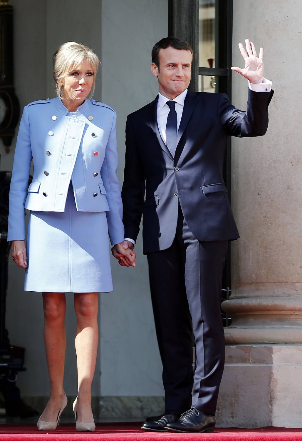 Liti furiose fra Macron e Brigitte: "Urla da far tremare i muri dell'Eliseo"